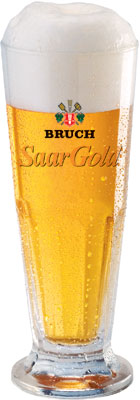 Das Bier Bruch SaarGold wird hier als Produktbild gezeigt.