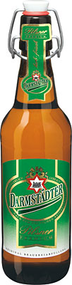 Das Bier Darmstädter Pilsner Premium wird hier als Produktbild gezeigt.