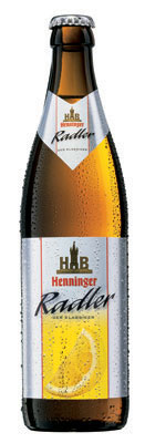 Das Bier Henninger Radler wird hier als Produktbild gezeigt.