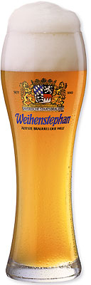 Das Bier Weihenstephan Hefeweissbier wird hier als Produktbild gezeigt.