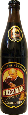 Das Bier B?ez?ák Schwarzbier wird hier als Produktbild gezeigt.